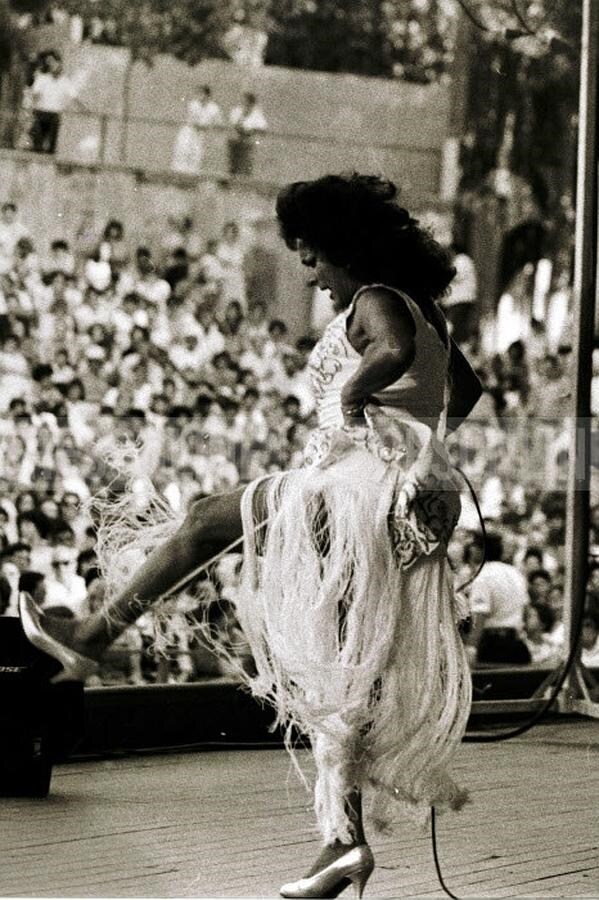 Lola Flores, en una actuación en Madrid en 1985