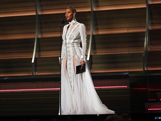 Beyoncé fue la encargada de dar el premio al disco del año