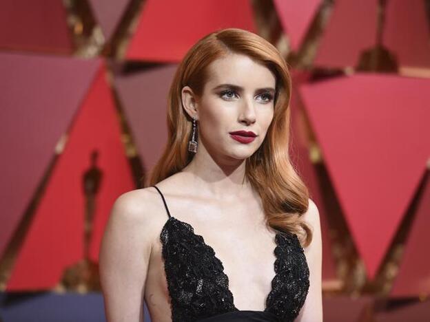Emma Roberts acudió a los Oscars 2017 con su melena blorange./Gtres