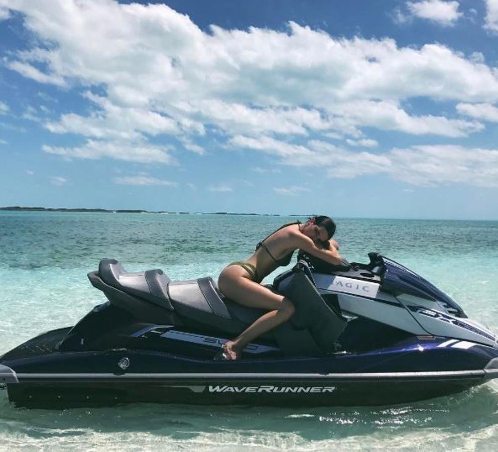 Los bikinis y bañadores de las famosas: Kendall Jenner