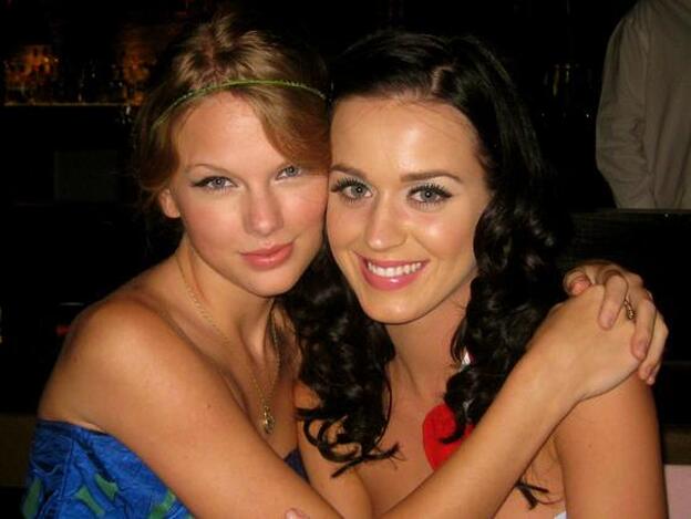 Taylor Swift y Katy Perry, cuando eran amigas. La foto es de 2009./GTRES