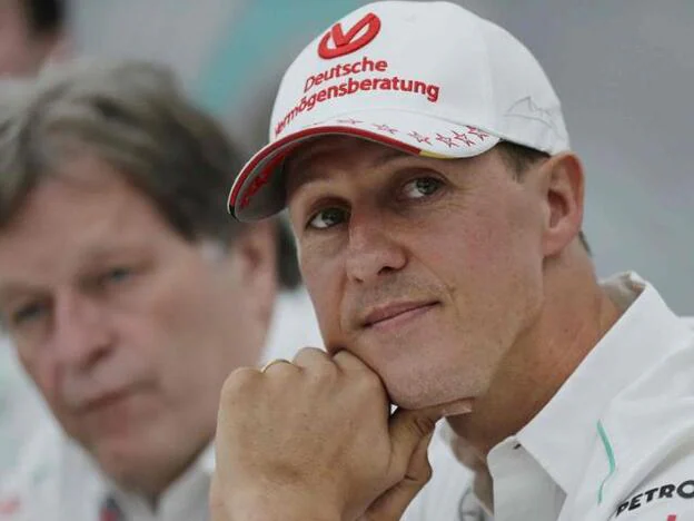 Michael Schumacher sigue luchando por agarrarse a la vida./gtres.