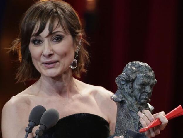 La actriz Nathalie Poza, con su Premio Goya a la mejor actriz en las manos./Gtres