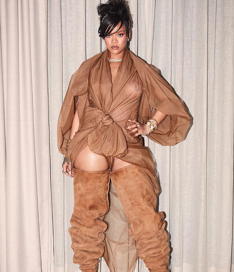 Atención a las 'celebrities' que lo están dando todo en Coachella: Rihanna