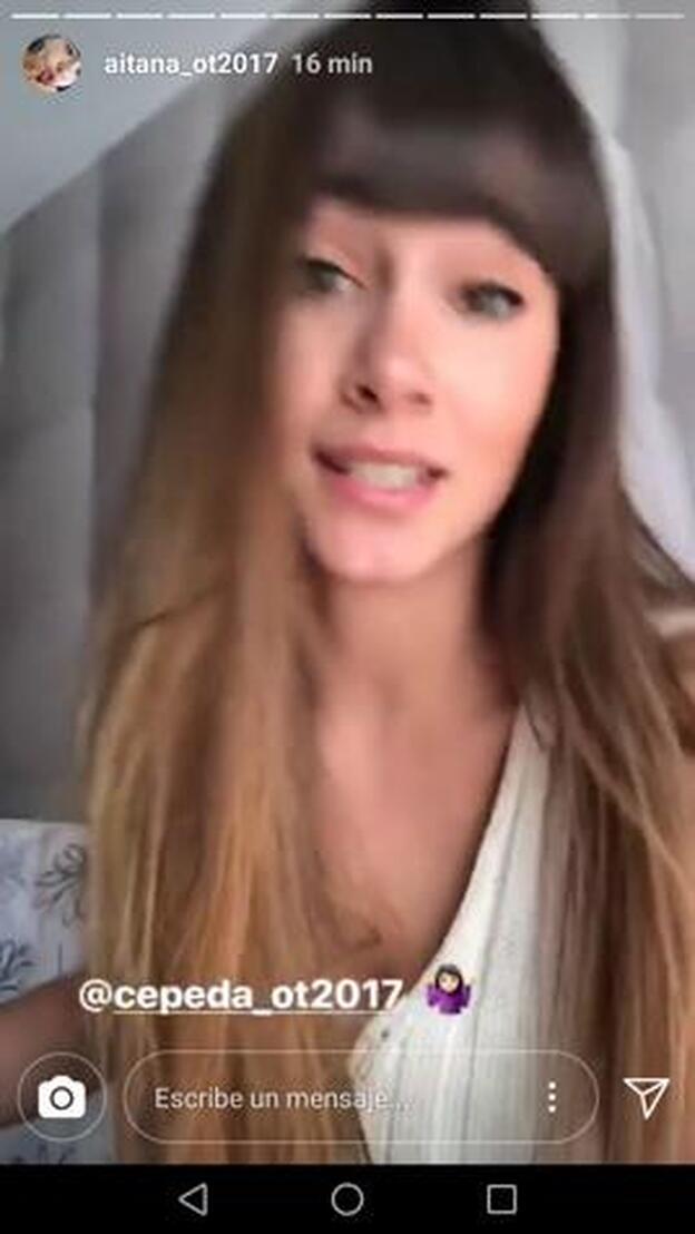 Aitana durante el vídeo en el que agradece a Cepeda su apoyo.