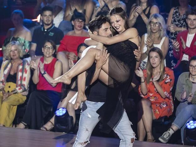 David Bustamante y Yana Olina durante un momento de su coreografía en la semifinal de 'Bailando con las estrellas' (TVE)