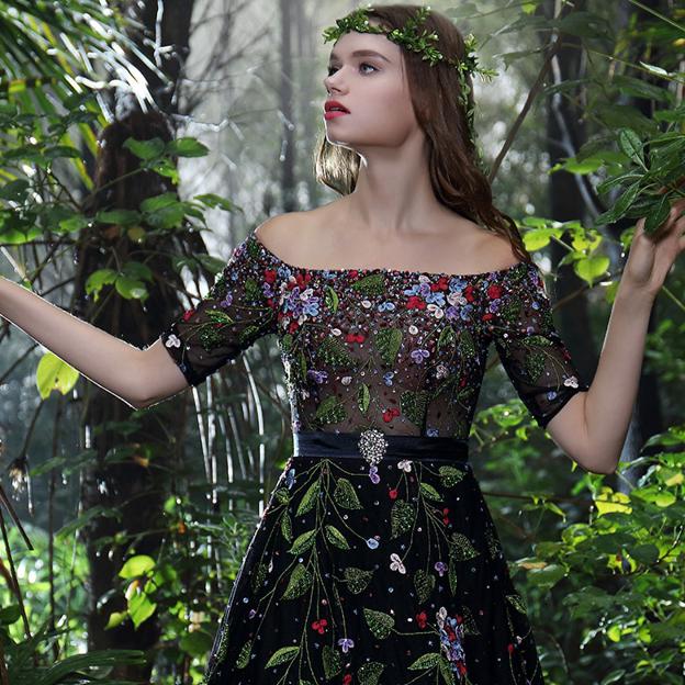 Un baño purificador y las hierbas aromáticas adecuadas pueden ayudarte a atraer la buena suerte en la noche de San Juan.