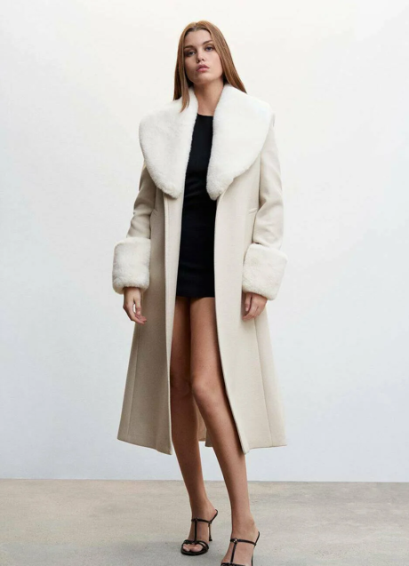 Abrigo con cinturón de Mango, 199,99€.