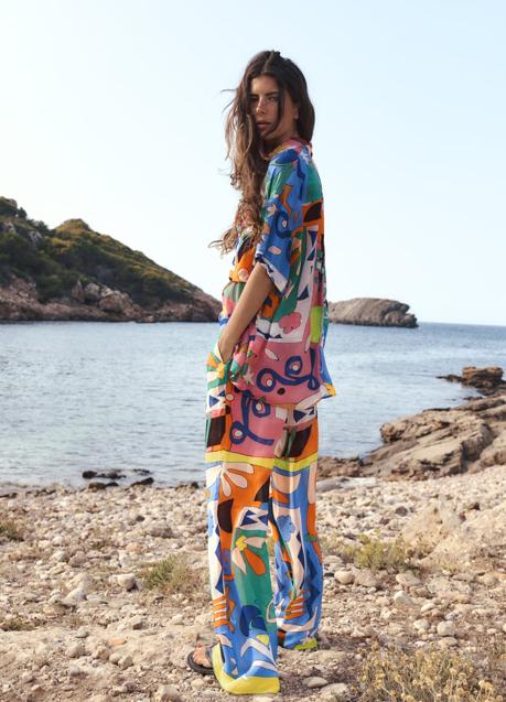 Pantalón estampado de Zara (39,99 euros)