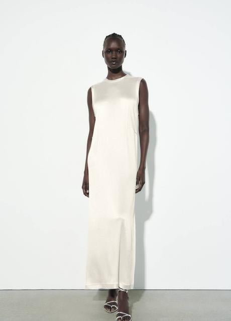 Vestido largo satinado en blanco