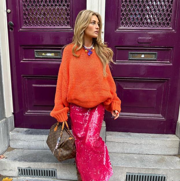 Falda midi de lentejuelas con jersey