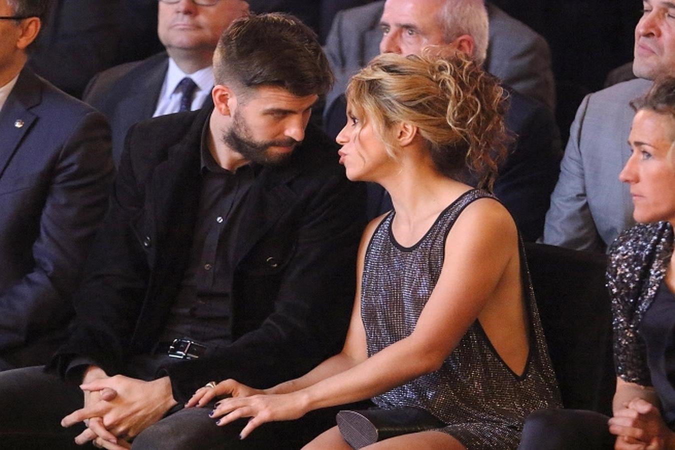 Shakira y Gerard Piqué en el acto en el que él recibió el premio a mejor jugador catalán de 2015