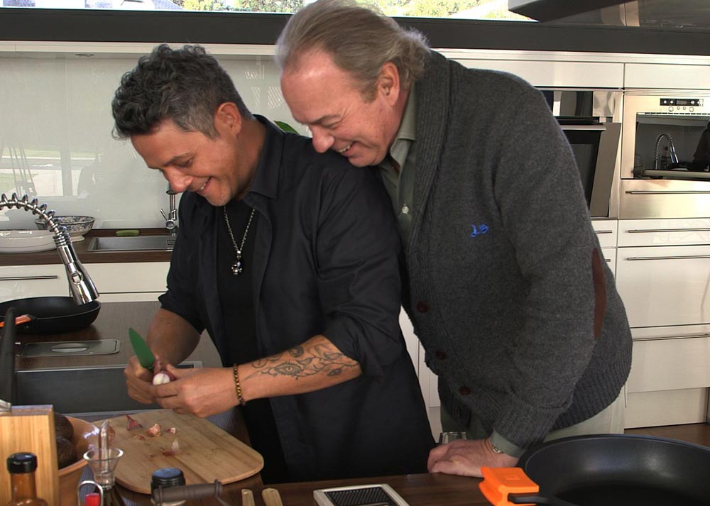 Alejandro Sanz y Bertín Osborne, mano a mano en la cocina