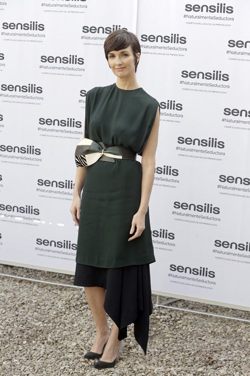 Paz Vega con look en verde y negro