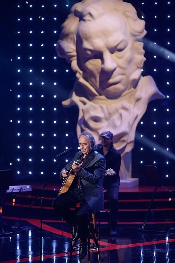 Los 'momentazos' de los Goya 2016: Joan Manuel Serrat actuando