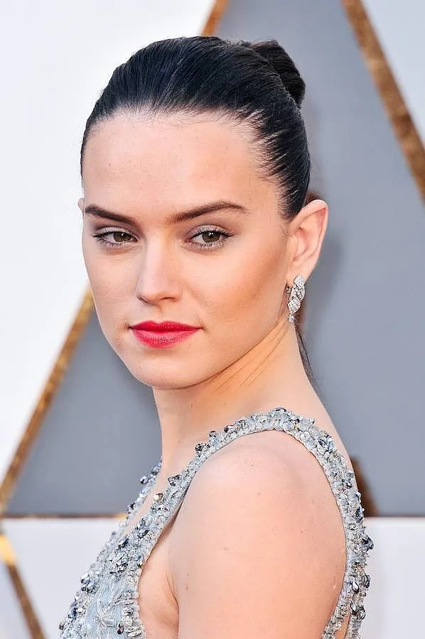 Los peinados y maquillajes de los Oscar: Daisy Ridley