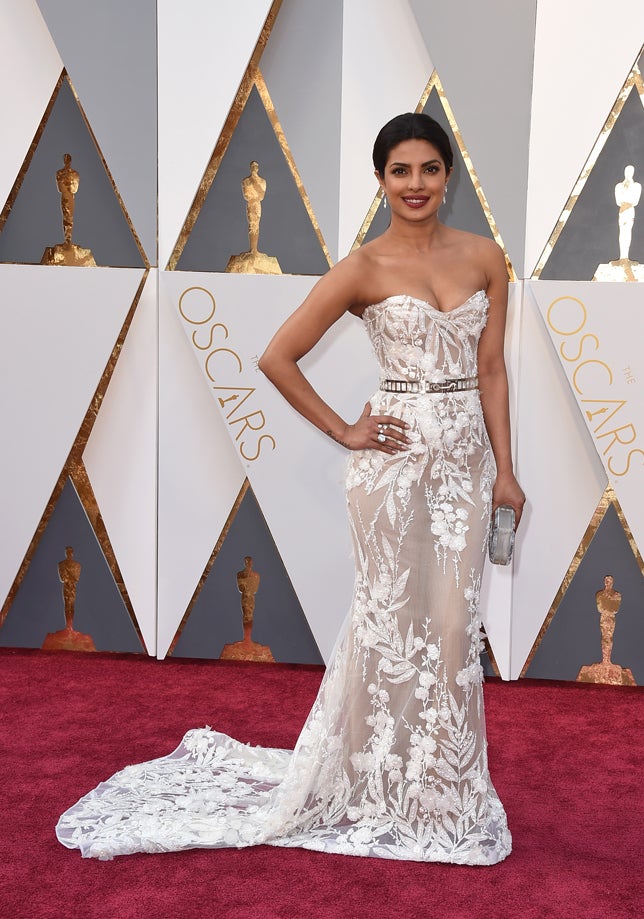 La alfombra roja de los Oscar: Priyanka Chopra