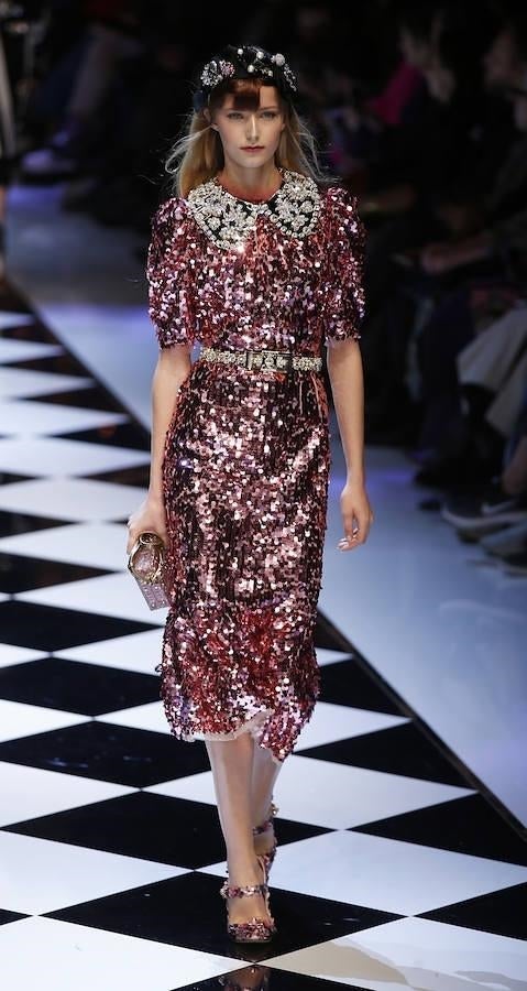 Desfile Dolce & Gabbana en Milán: vestido paillettes