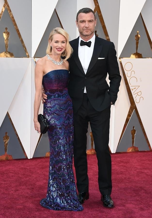 Parejas en la alfombra roja de los Oscar 2016: Naomi Watts y Liev Schreiber