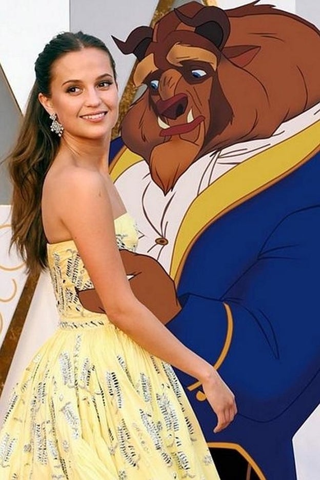 Alicia Vikander y su vestido de Louis Vuitton, protagonistas de los memes./