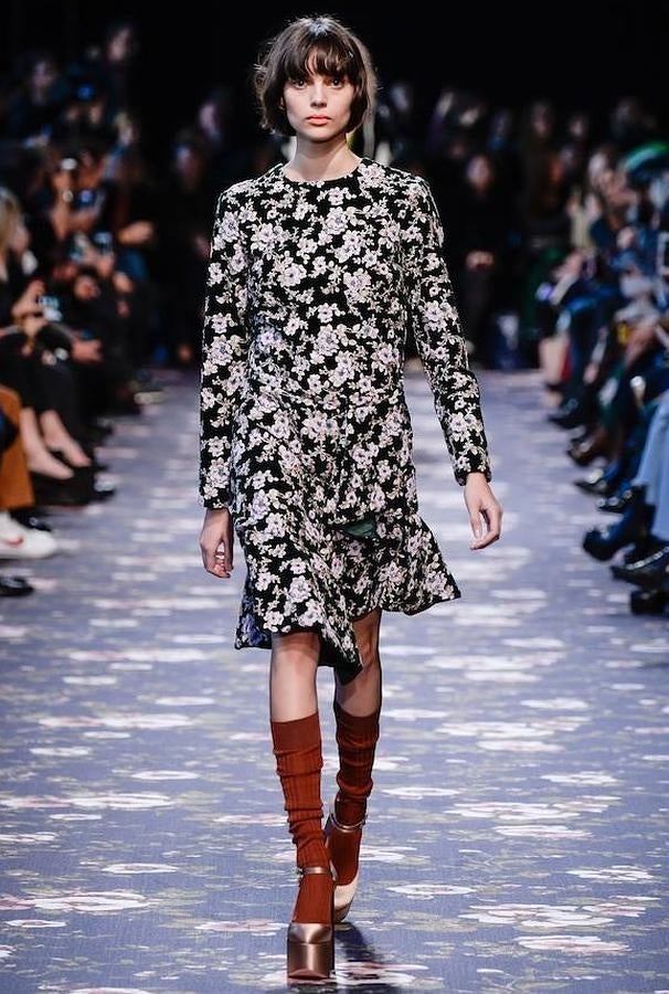 Vestido de flores, de Rochas para el invierno 2016-2017