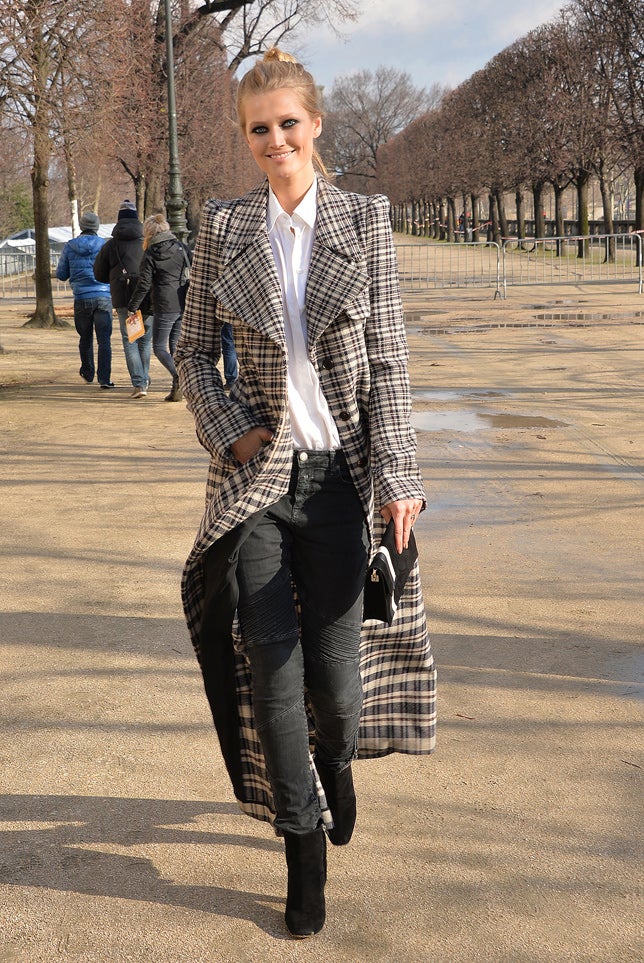 Toni Garrn en el desfile de Elie Saab en París