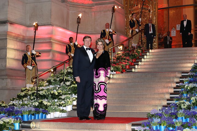 Máxima de Holanda en una cena de gala en París