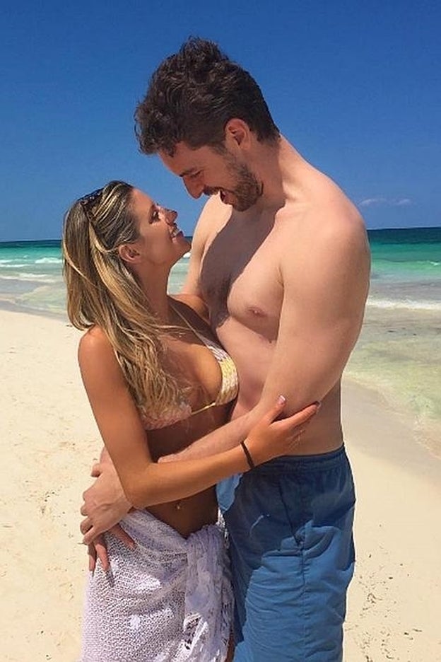 Pau Gasol presenta a su novia, Catherine McDonell, en las redes sociales./Instagram