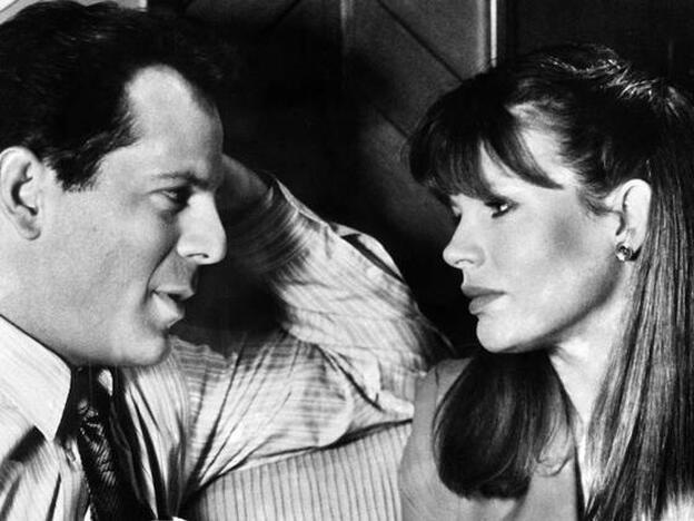 Bruce Willis y Kim Basinger, en un fotograma de la película 'Cita a ciegas'./GTRES