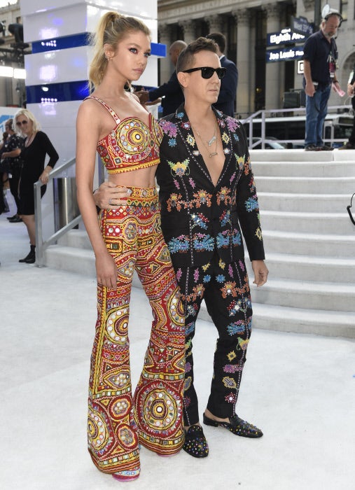 Stella Maxwell y Jeremy Scott en los MTV VMA 2016