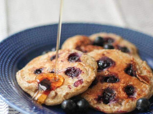 Tortitas de avena, yogur y arándanos