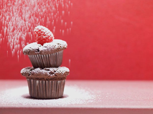 Muffins de chocolate y azúcar glas/Gtres