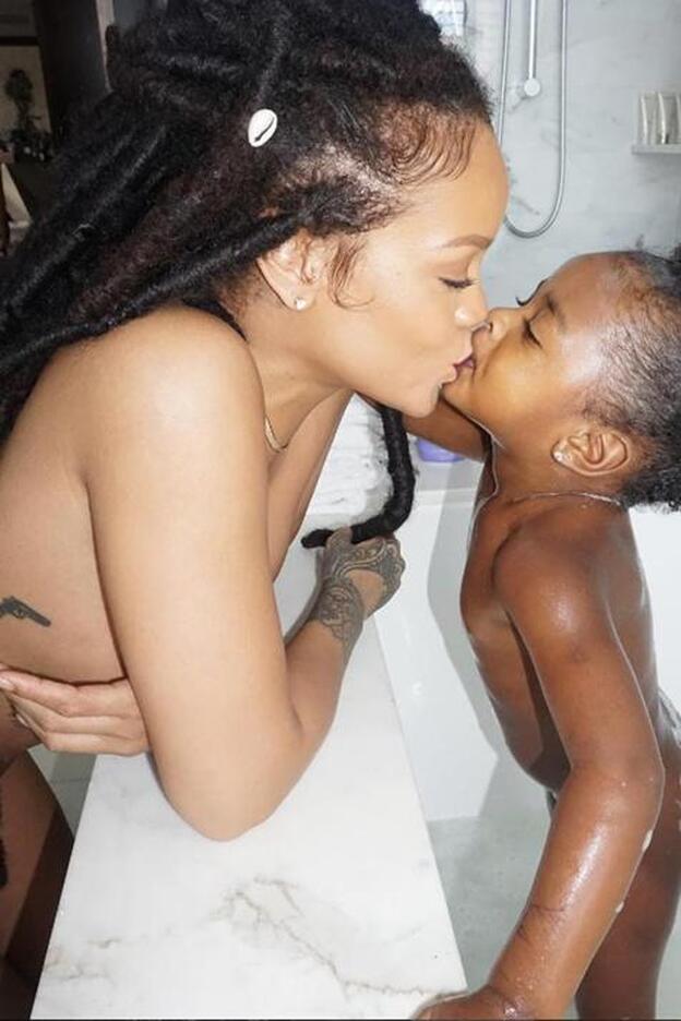 Esta es la imagen que le ha valido a Rihanna las críticas en Instagram./instagram.