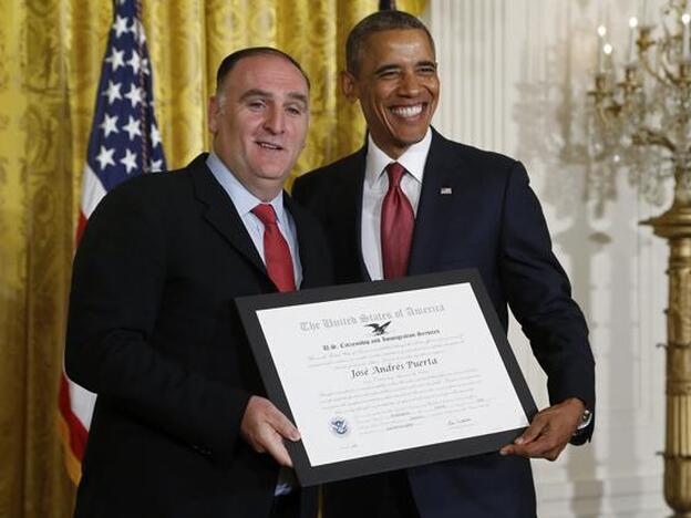 José Andrés junto al presidente Barack Obama... Será difícil ver una imagen similar con Donald Trump./Cordon press