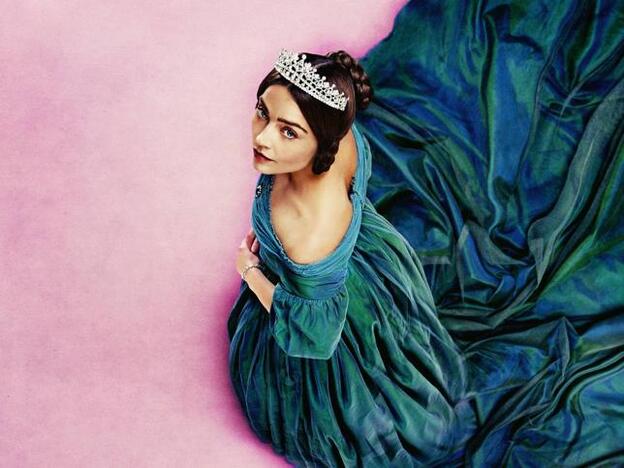 Jenna Coleman caracterizada como la reina Victoria./d. r.