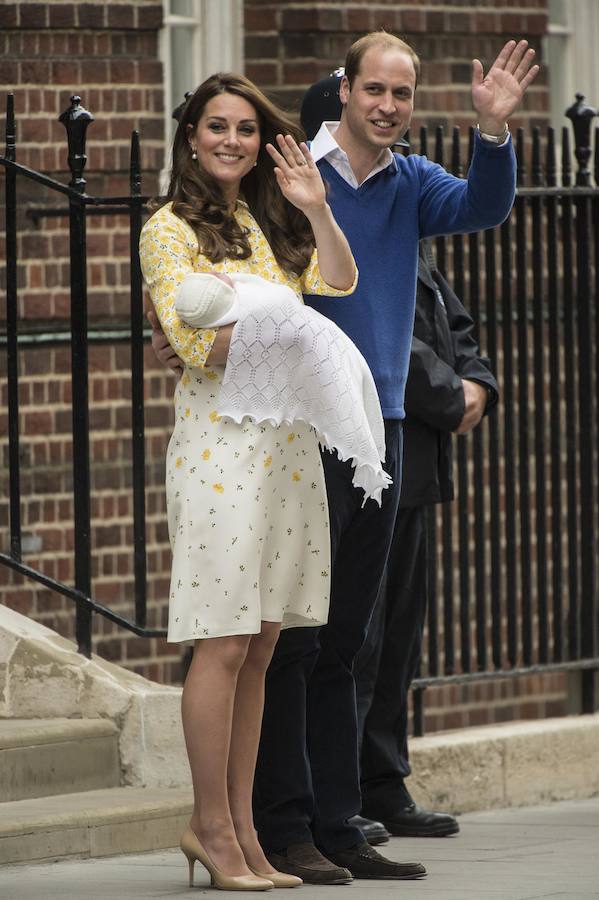 Los looks más icónicos de Kate Middleton: nacimiento de la princesa Charlotte