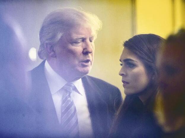 Donald Trump con Hope Hicks durante varios de los eventos de la campaña presidencial./Gtres