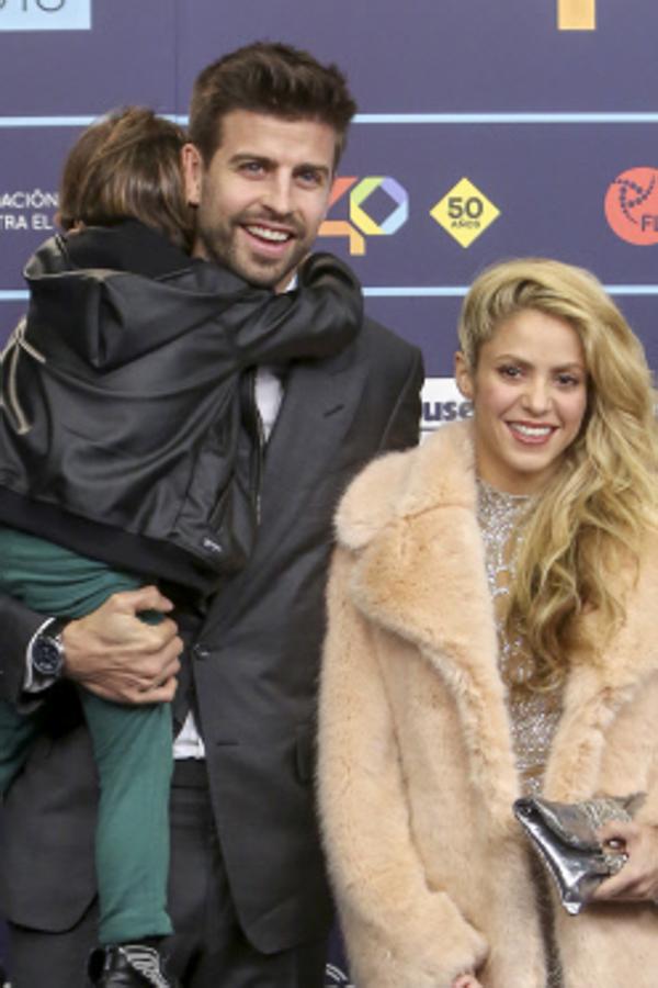 Las imágenes más tiernas de Shakira y Piqué: en los Premios 40 Principales