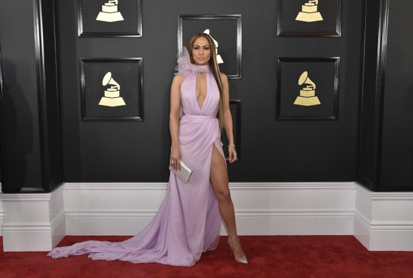 Premios Grammy 2017: el vestido de Jennifer López