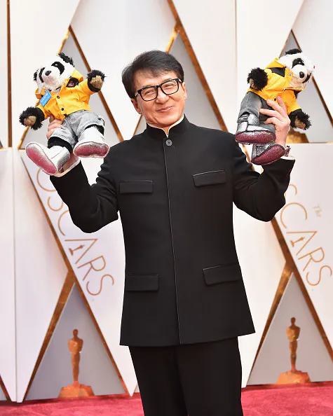 Oscars 2017: Jackie Chan, en la alfombra roja