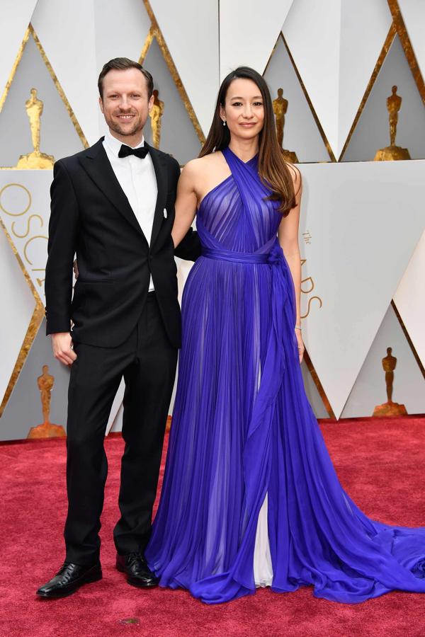 Las parejas en la alfombra roja de los Oscars 2017: Orlando von Einsiedel y Joanna Natasegara