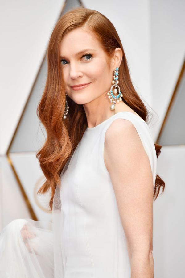 Los peinados y maquillajes de los Oscars 2017: Darby Stanchfield