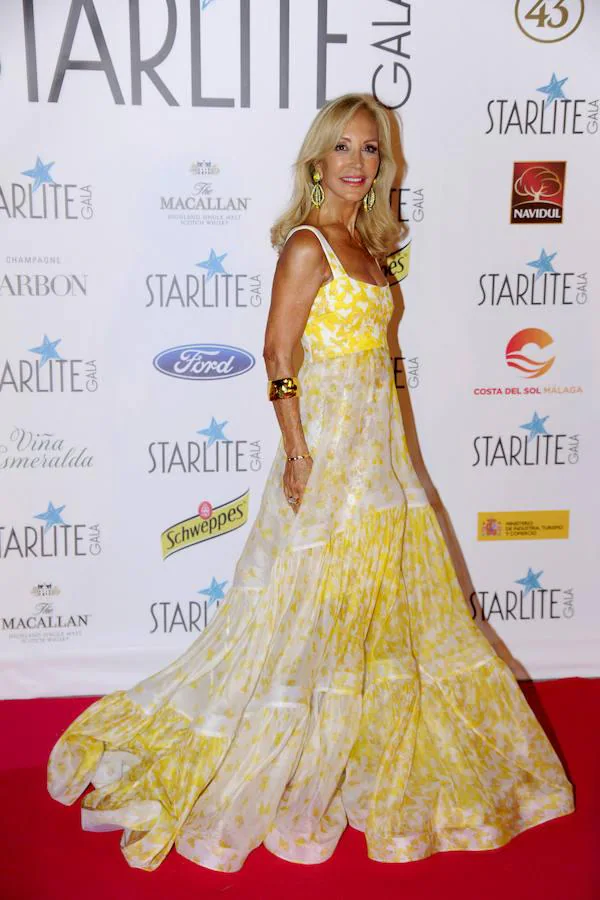 Los looks de la Gala Starlite: Carmen Lomana