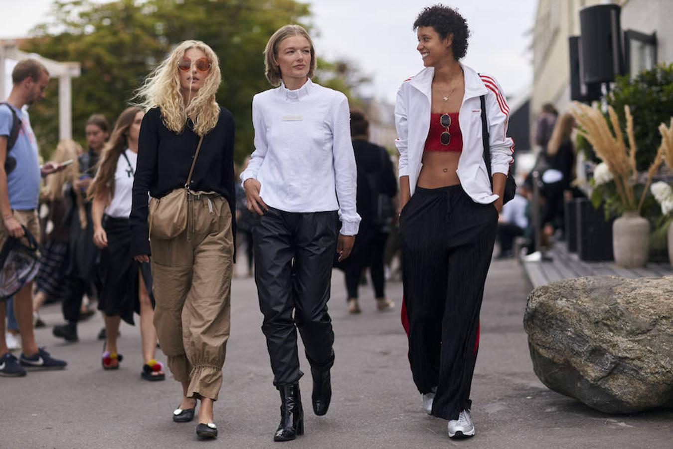 Looks con estilo para días de lluvia en verano