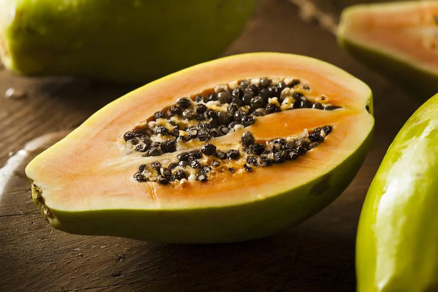 Alimentos contra la retención de líquidos: papaya