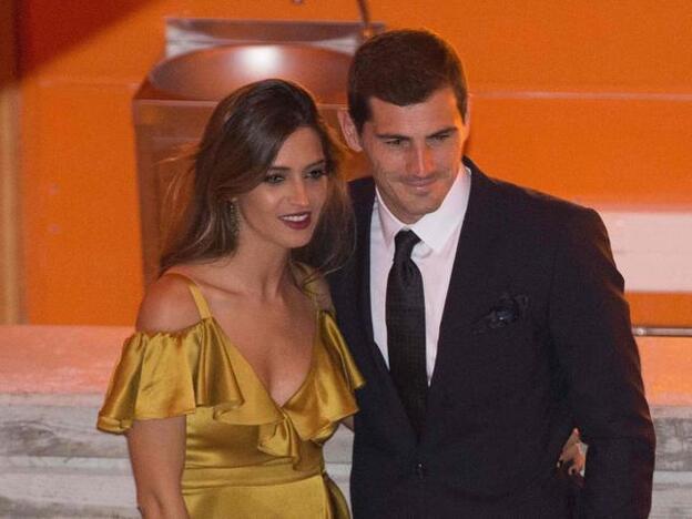 Sara Carbonero e Iker Casillas durante la gala de los Dragones de Oporto./gtres.