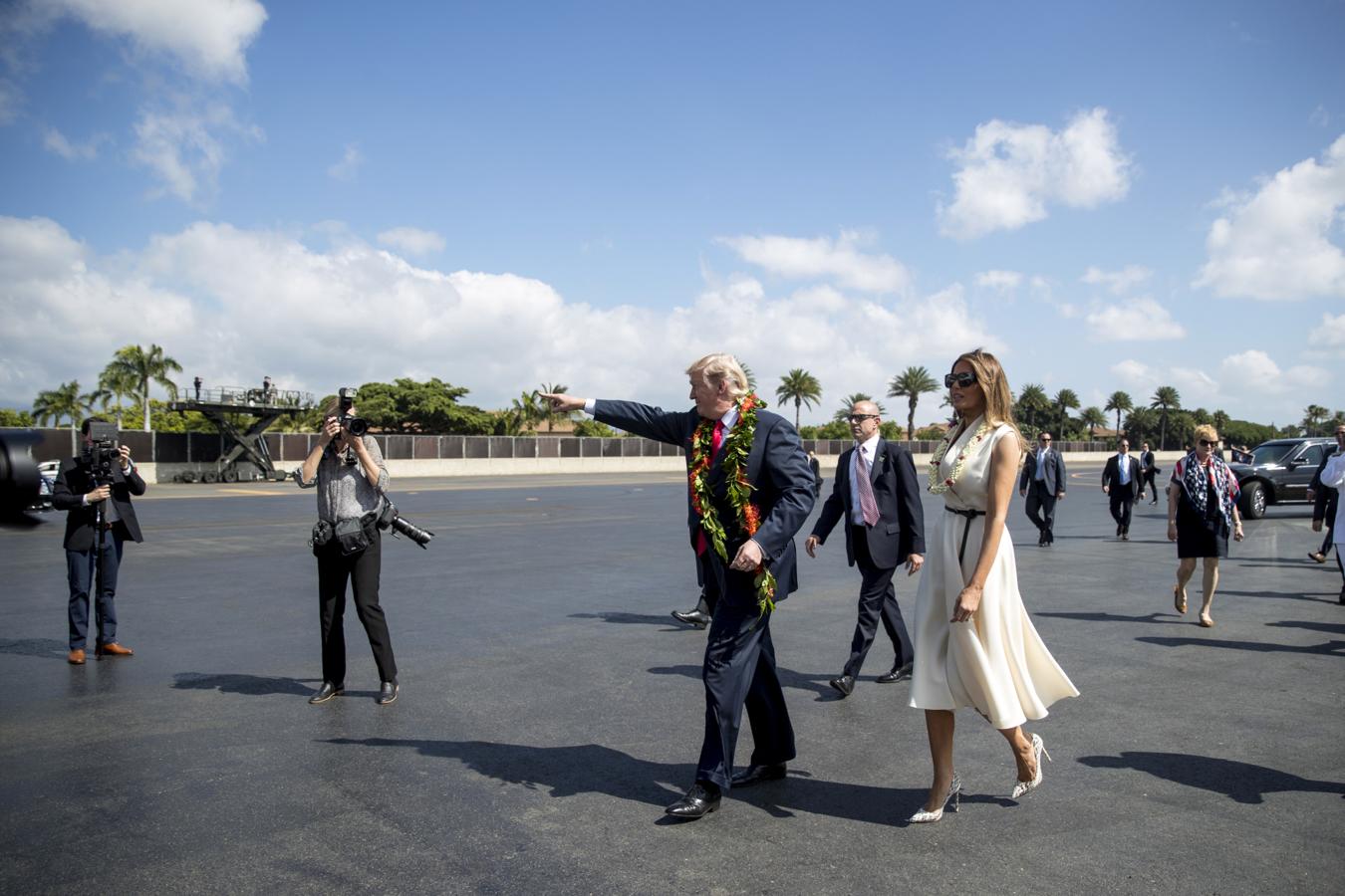 ¿Qué looks lleva Melania Trump en su maleta de viaje?