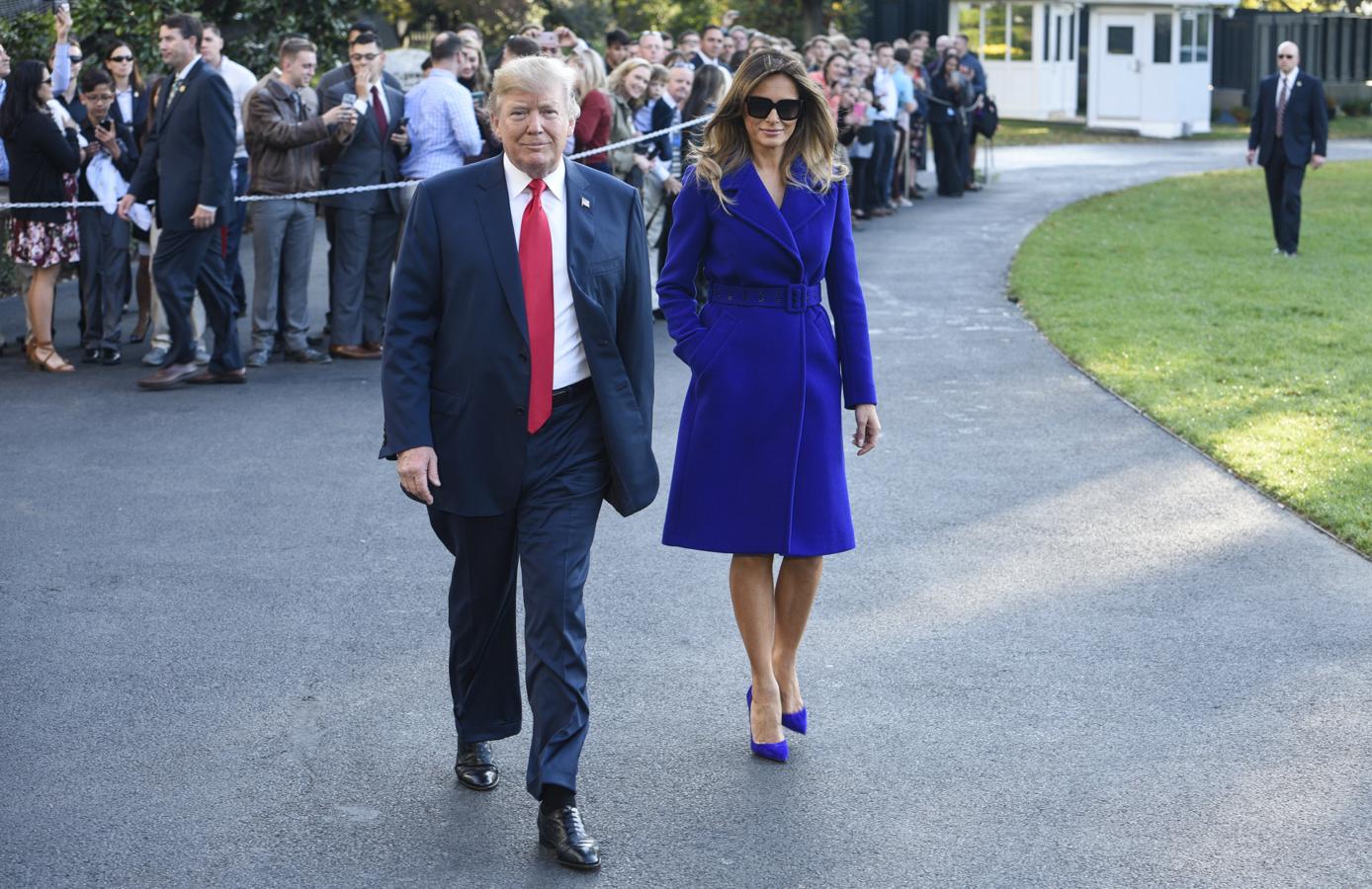 ¿Qué looks lleva Melania Trump en su maleta de viaje?