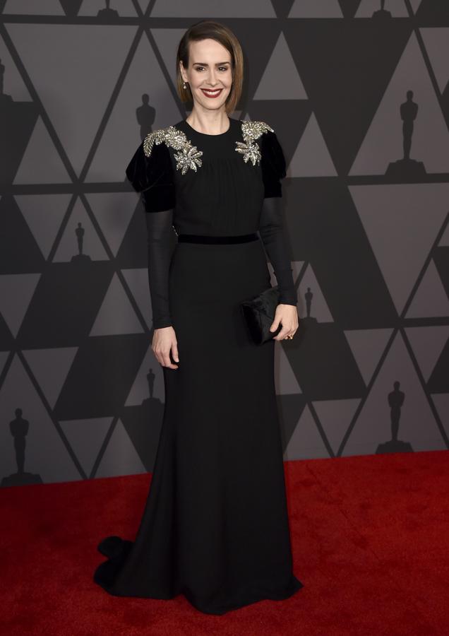 Vestidos para inspirar tu Navidad: el look de Sarah Paulson en los Governor's Awards