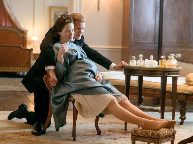 La relación entre Elizabeth (Claire Foy) y Philip (Matt Smith) es uno de los eje que vertebran la segunda temporada de 'The Crown', recién estrenada al completo en Netflix.